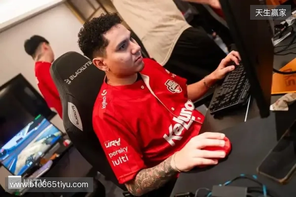 罗马诺：切尔西正与福法纳就本赛季冬窗的永久转会进行协商