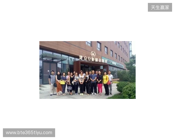 中冠综述：吴川青年2-2武汉联镇、广州海珠醒派3-3广州花都蜀地红